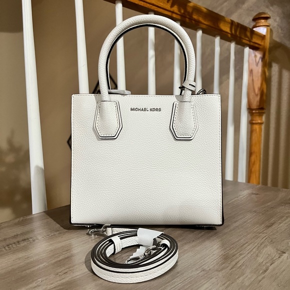 Michael Kors Handbags - NWT Michael Kors Mercer Pebbled Leather Bag